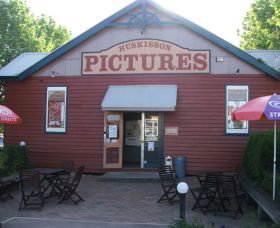 Huskisson Pictures - Accommodation Batemans Bay 0