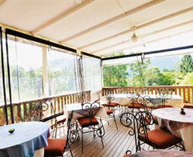 Blue Knob Hall Gallery And Cafe - Accommodation Batemans Bay 3