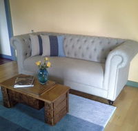 Blue House at Mountainside Wines - Accommodation Batemans Bay