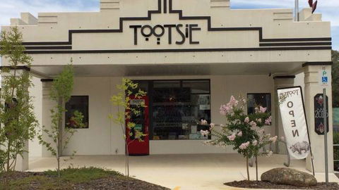 Tootsie Fine Art And Design - Accommodation Batemans Bay 0