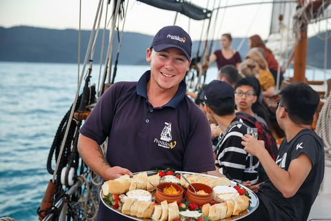 Whitsundays Sunset Sailing Cruise - Accommodation Batemans Bay 5