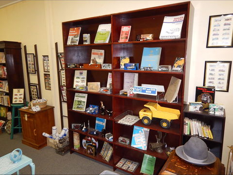 Meri Collectables - Accommodation Batemans Bay 0