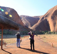 Kuniya walk to Mutitjulu Waterhole - Accommodation Batemans Bay