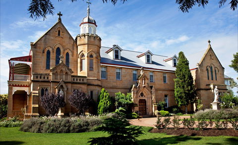 Abbey Of The Roses - Accommodation Batemans Bay 0