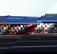 Kelly  Gemelli - Art and Design - Accommodation Batemans Bay