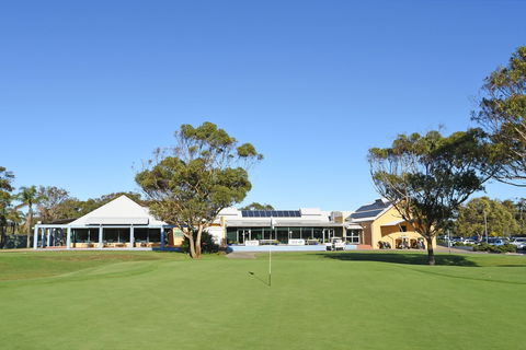 Hawks Nest Golf Club - Accommodation Batemans Bay 0