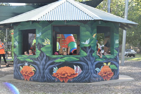 Howlong's Enchanted Hut - Accommodation Batemans Bay 0