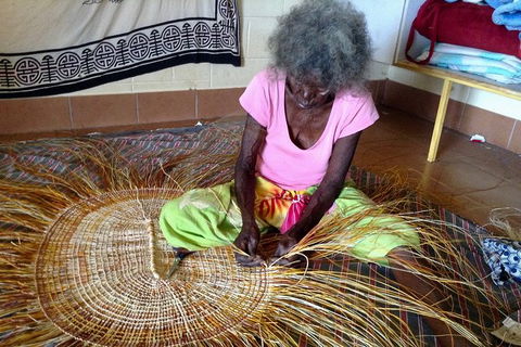 Gay-Wu Woman\'s 5 Day Yolngu Homeland Tour - Accommodation Batemans Bay 4