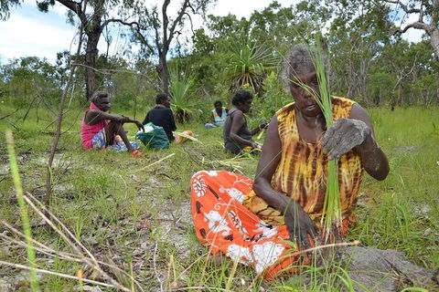 Gay-Wu Woman\'s 5 Day Yolngu Homeland Tour - Accommodation Batemans Bay 9