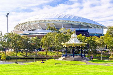 Adelaide Airport Transfers : Adelaide City To Airport ADL In Luxury Car - Accommodation Batemans Bay 8