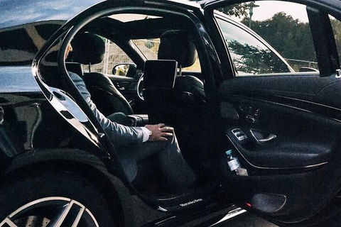 Departure Private Transfers: Adelaide To Adelaide Airport ADL In Business Car - Accommodation Batemans Bay 4