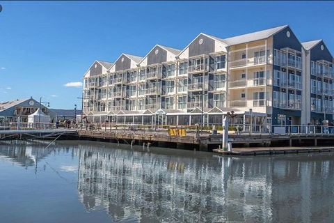 3.5 Hours Walking Guided Tour Of Launceston Highlights - Accommodation Batemans Bay 2