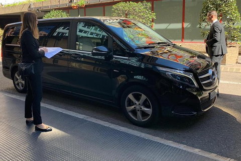 Arrival Private Transfer Melbourne Airport MEL To Melbourne City By Luxury Van - Accommodation Batemans Bay 3