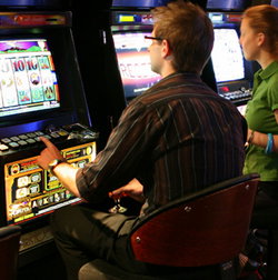 Burleigh Town Tavern - Accommodation Batemans Bay 3