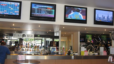 Ferry Road Tavern - Accommodation Batemans Bay 1