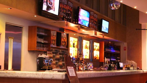 Ferry Road Tavern - Accommodation Batemans Bay 2