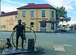 Clarendon Arms Hotel - Accommodation Batemans Bay 0