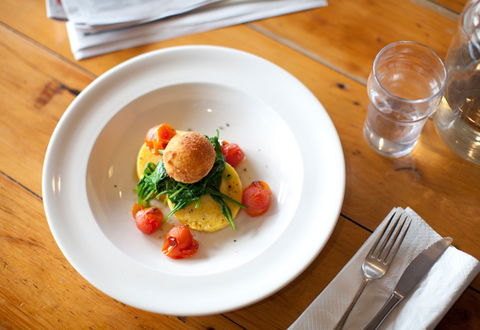 A Bite To Eat, A Drink As Well - Accommodation Batemans Bay 2