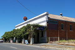 Red Hill Hotel - Accommodation Batemans Bay 0