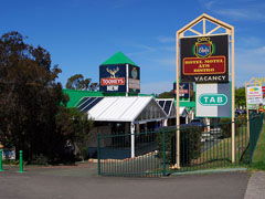 Oaks Hotel - Accommodation Batemans Bay 1