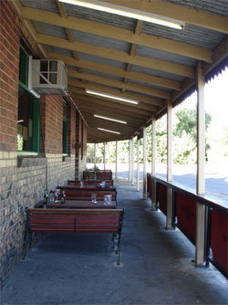 Railway Hotel - Accommodation Batemans Bay 1