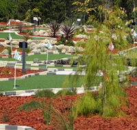 18 Hole Mini Golf - Club Husky - Accommodation Batemans Bay