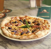 The Australian Hotel - Accommodation Batemans Bay