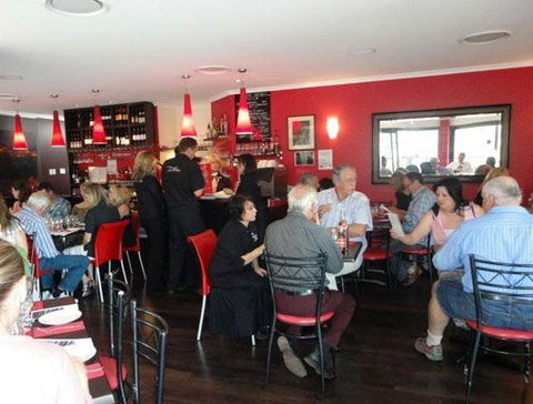 DeliVino On The Deck - Accommodation Batemans Bay 2
