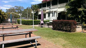 Lakes Creek Hotel - Accommodation Batemans Bay 3