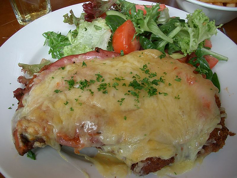 Raglan Tavern - Accommodation Batemans Bay 0