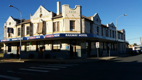 Railway Hotel - Accommodation Batemans Bay 1