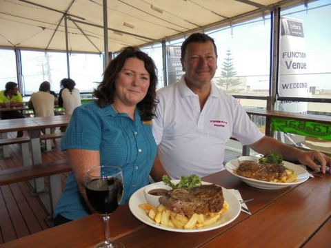 Zebra Crossing Bar & Bistro - Accommodation Batemans Bay 1