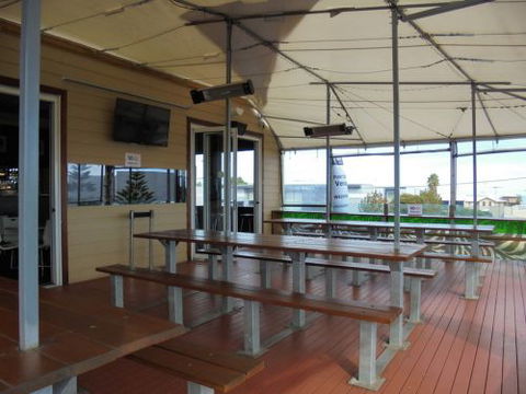 Zebra Crossing Bar & Bistro - Accommodation Batemans Bay 4