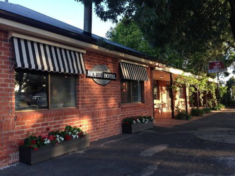 Moyhu Hotel - Accommodation Batemans Bay 0