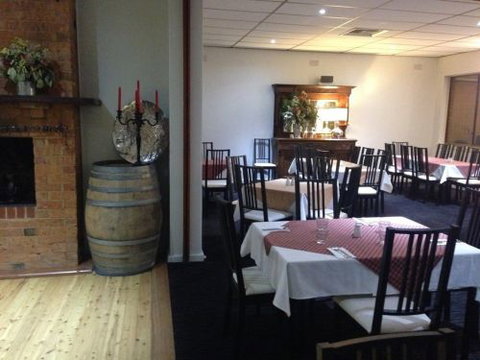 Moyhu Hotel - Accommodation Batemans Bay 2