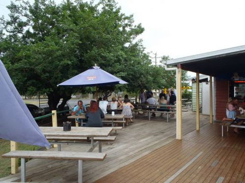 Maidenwell Hotel - Accommodation Batemans Bay 2