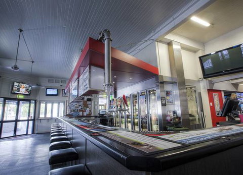 Red Beret Hotel - Accommodation Batemans Bay 2
