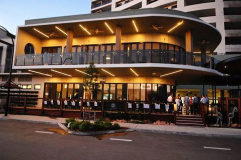 Q Bar & Brasserie On The Avenue - Accommodation Batemans Bay 1