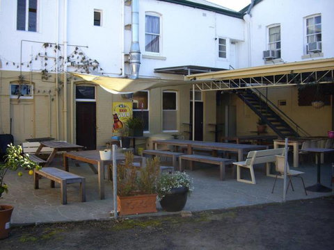 Oxford Hotel - Accommodation Batemans Bay 4
