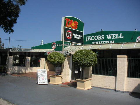Jacobs Well Bayside Tavern - Accommodation Batemans Bay 0