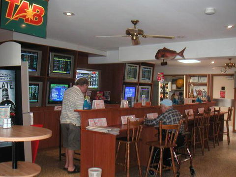 Jacobs Well Bayside Tavern - Accommodation Batemans Bay 2