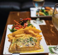 Dollys Bar  The Hibiscus Tavern - Accommodation Batemans Bay