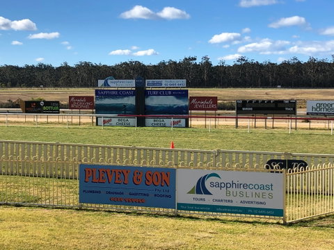 Tathra Cup Hawaiian Themed Fashions On The Field - Accommodation Batemans Bay 0