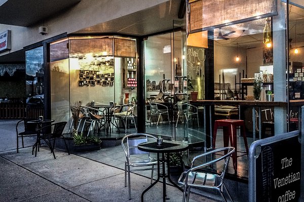 Casual Cafés and Eateries