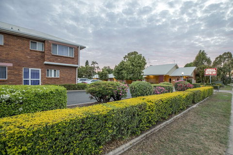 Emerald Maraboon Motor Inn - Accommodation Batemans Bay 1