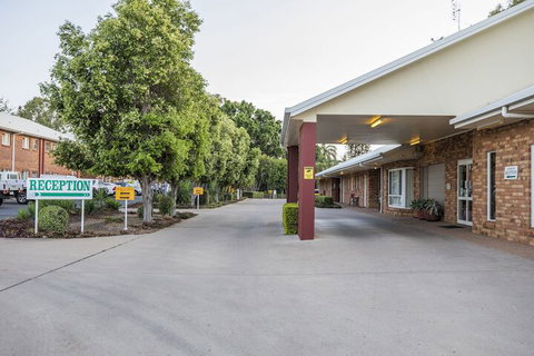 Emerald Maraboon Motor Inn - Accommodation Batemans Bay 6