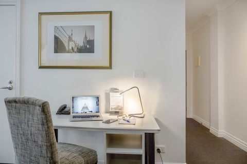 Collins Hotel - Accommodation Batemans Bay 5