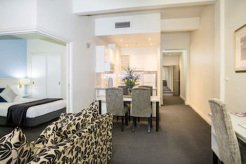 Collins Hotel - Accommodation Batemans Bay 0