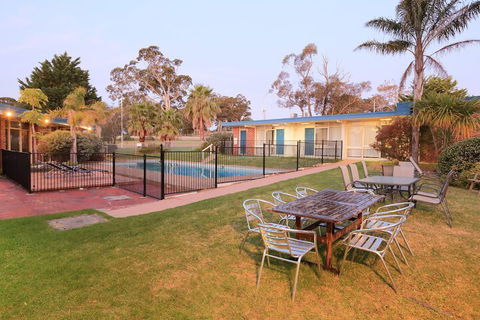 Absolute Lakes Entrance - Accommodation Batemans Bay 4