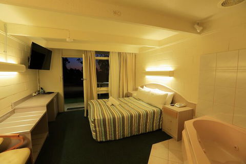 Absolute Lakes Entrance - Accommodation Batemans Bay 7